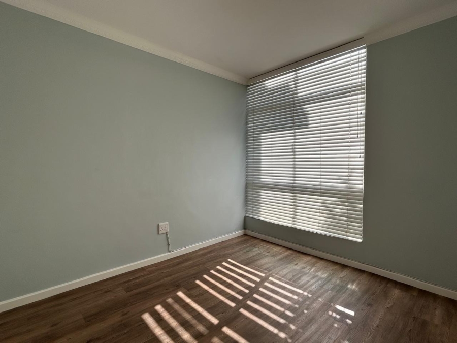 To Let 2 Bedroom Property for Rent in Royal Ascot Western Cape